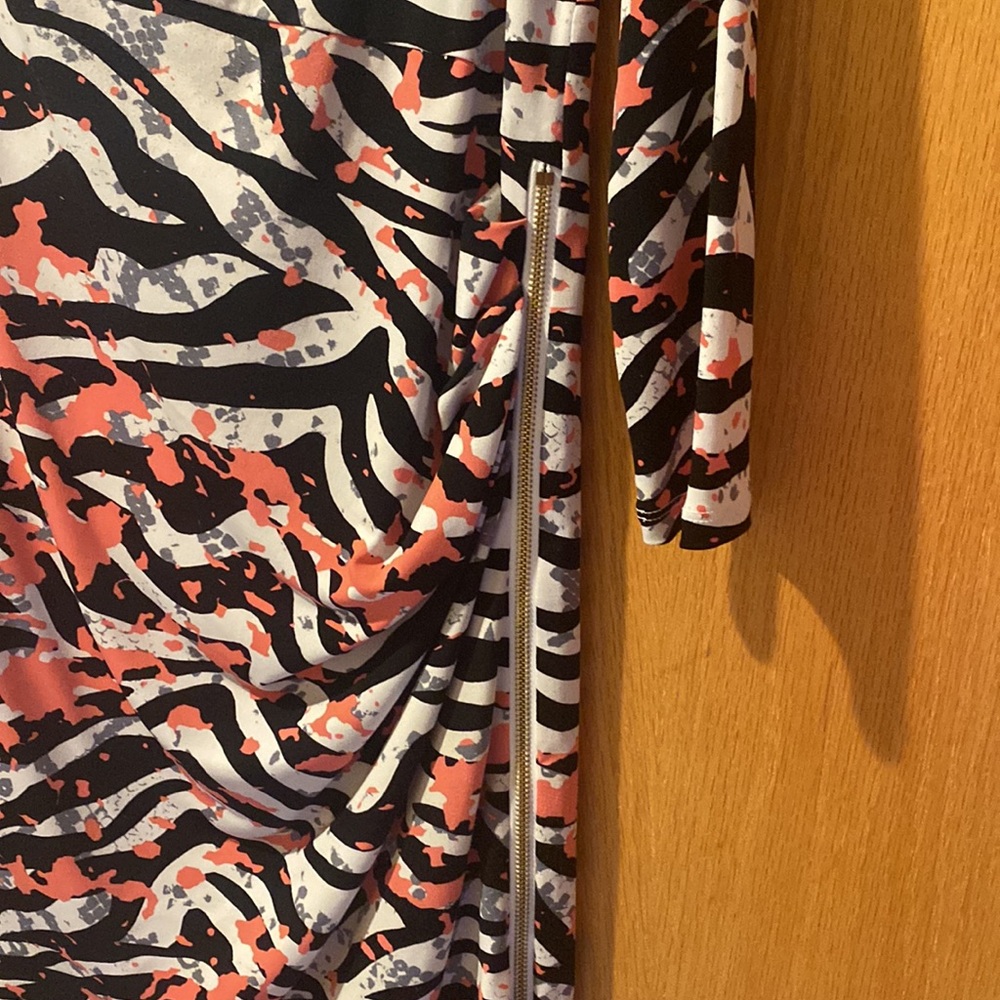 Dress - Picture 3 of 7
